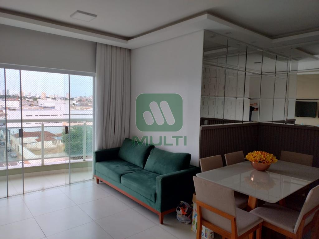 Apartamento à venda com 2 quartos, 64m² - Foto 4