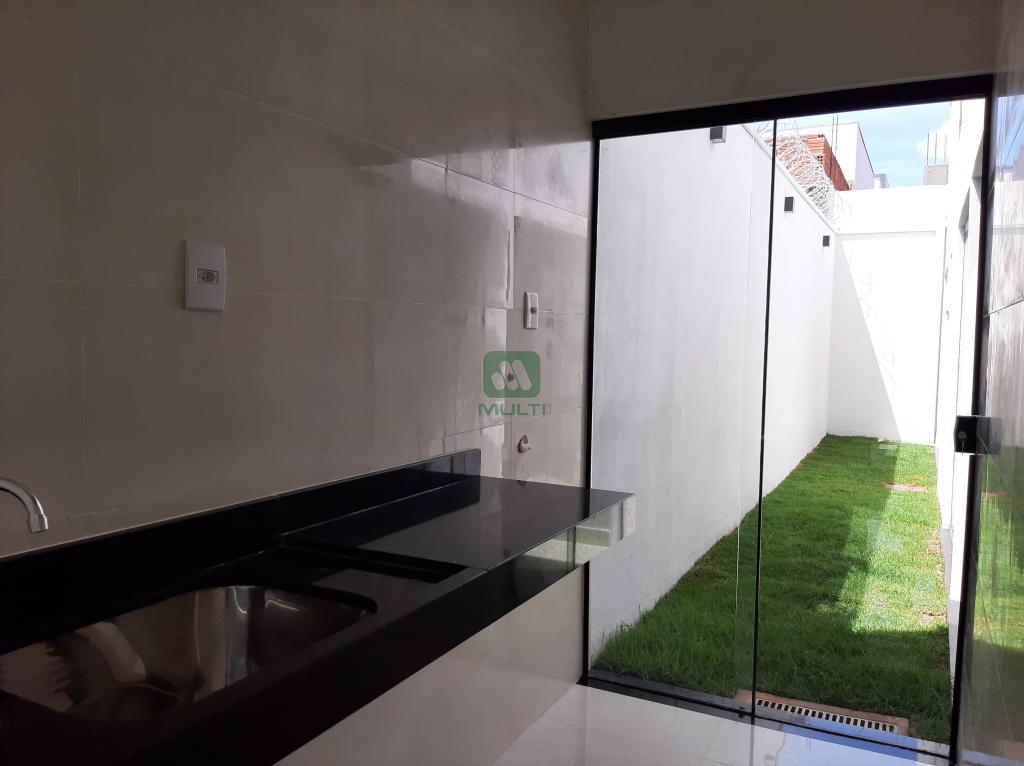 Casa à venda com 3 quartos, 80m² - Foto 4