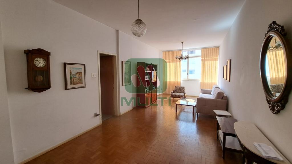 Apartamento à venda com 4 quartos, 166m² - Foto 1