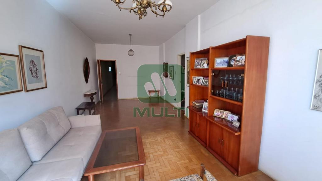 Apartamento à venda com 4 quartos, 166m² - Foto 2