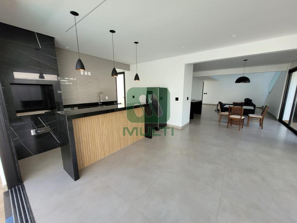 Casa à venda com 3 quartos, 223m² - Foto 6