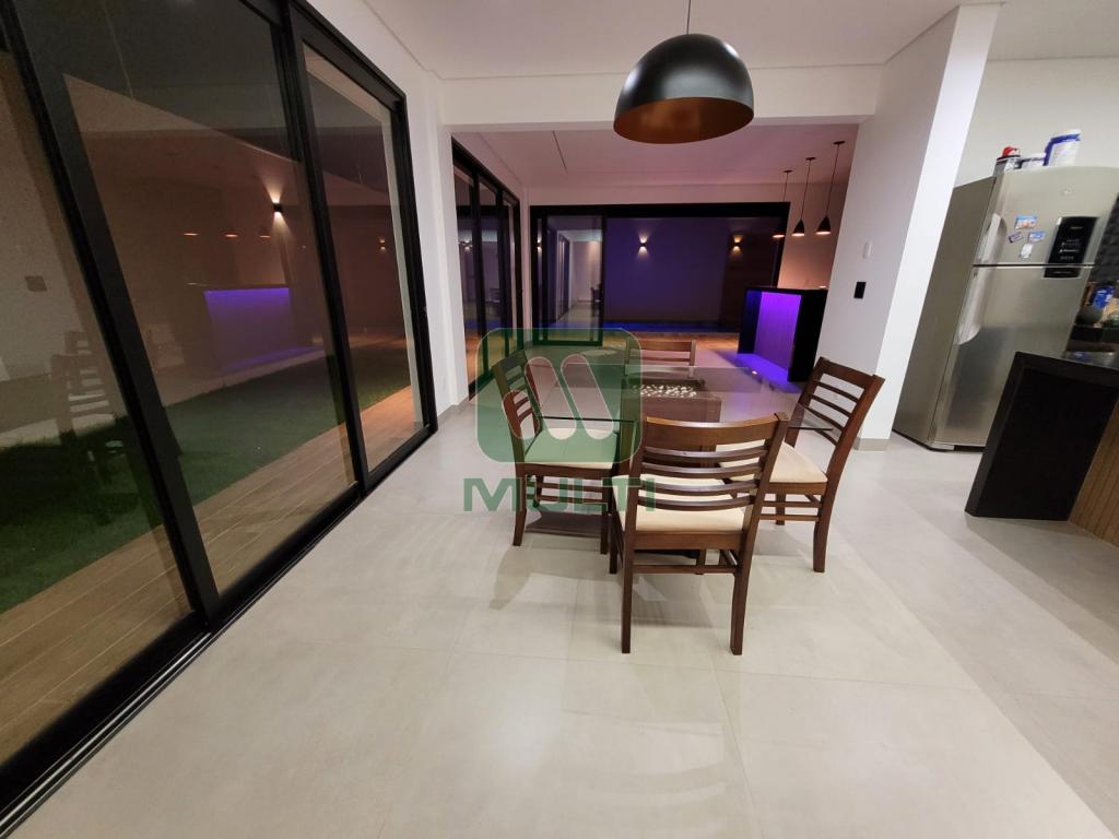 Casa à venda com 3 quartos, 223m² - Foto 7