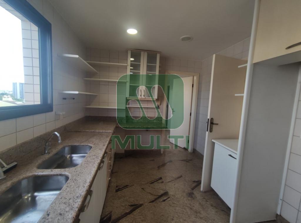 Apartamento à venda com 4 quartos, 208m² - Foto 9