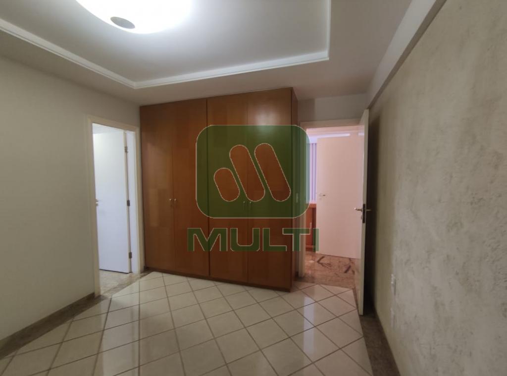 Apartamento à venda com 4 quartos, 208m² - Foto 15