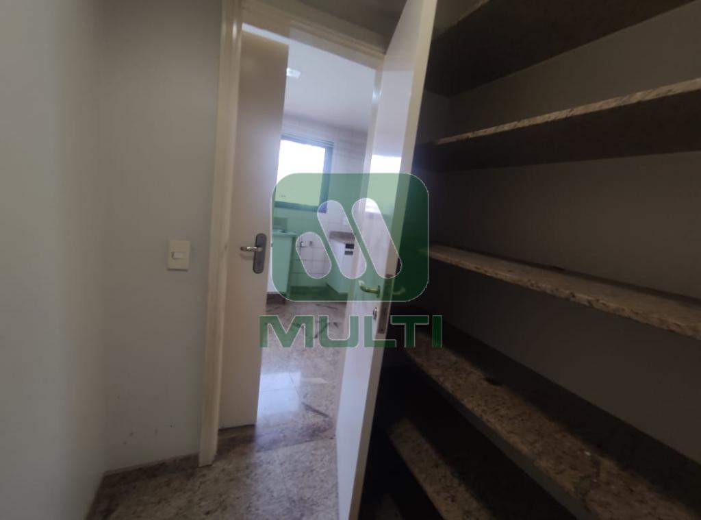 Apartamento à venda com 4 quartos, 208m² - Foto 16