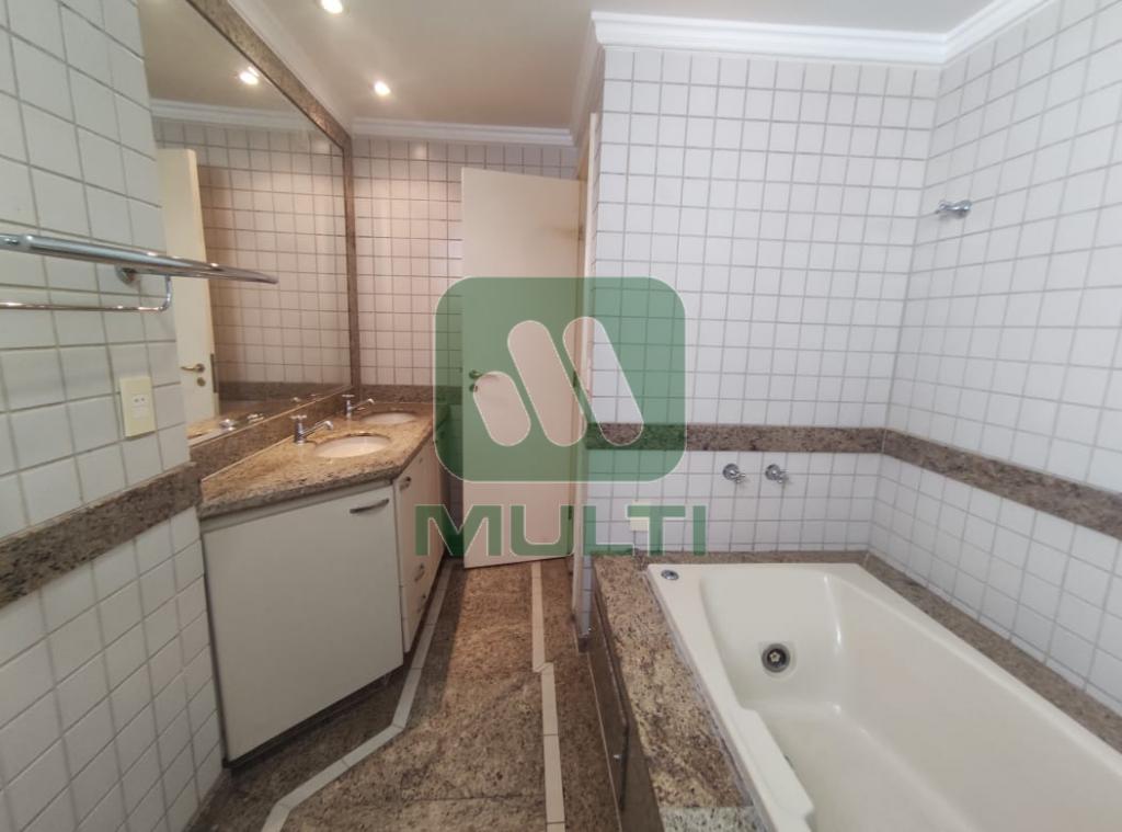 Apartamento à venda com 4 quartos, 208m² - Foto 31