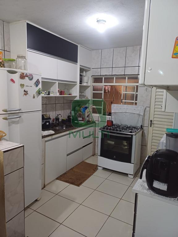 Casa à venda com 3 quartos, 130m² - Foto 3