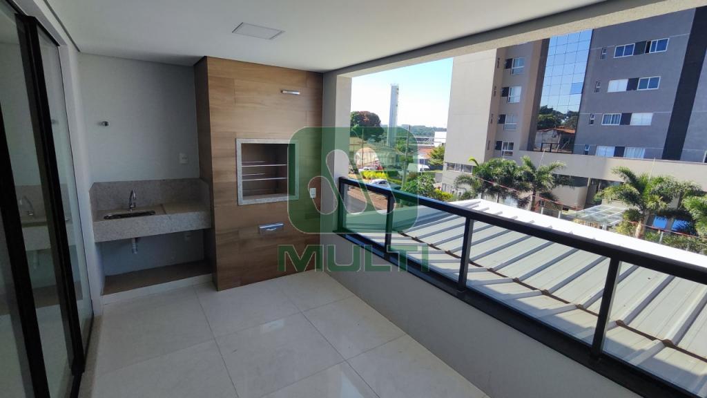 Apartamento à venda com 3 quartos, 123m² - Foto 1