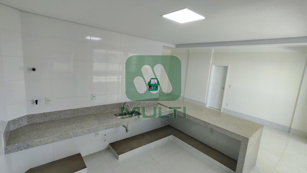 Apartamento à venda com 3 quartos, 123m² - Foto 5