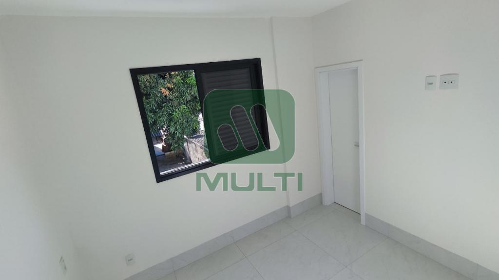 Apartamento à venda com 3 quartos, 123m² - Foto 13