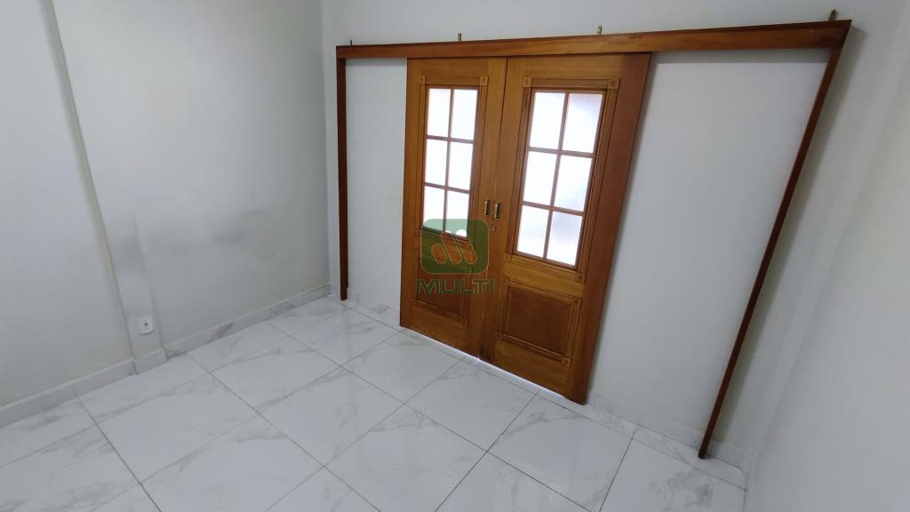 Casa à venda com 3 quartos, 130m² - Foto 3