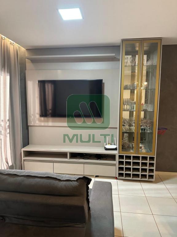 Apartamento à venda com 3 quartos, 71m² - Foto 2