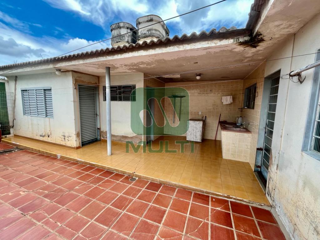 Casa à venda com 3 quartos, 370m² - Foto 16