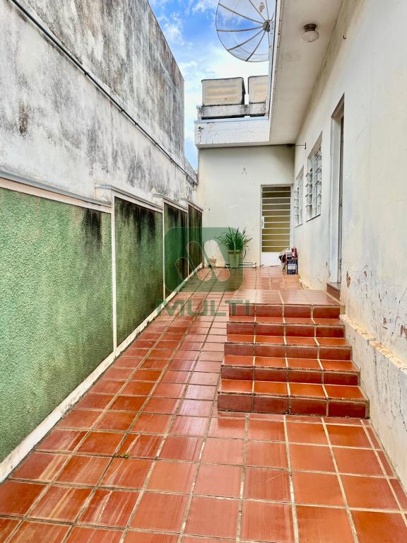 Casa à venda com 3 quartos, 370m² - Foto 20