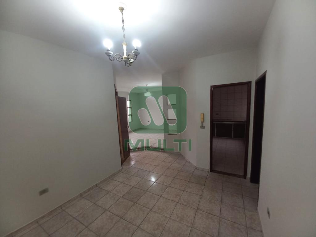 Casa à venda com 3 quartos, 170m² - Foto 3