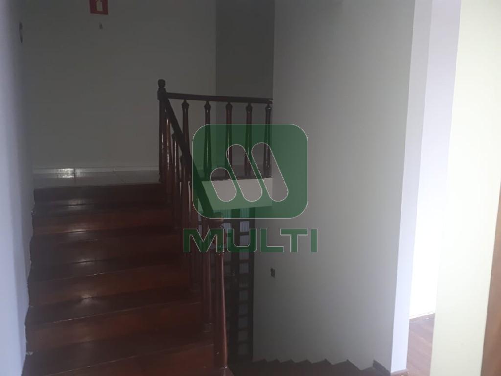 Casa à venda com 3 quartos, 337m² - Foto 5