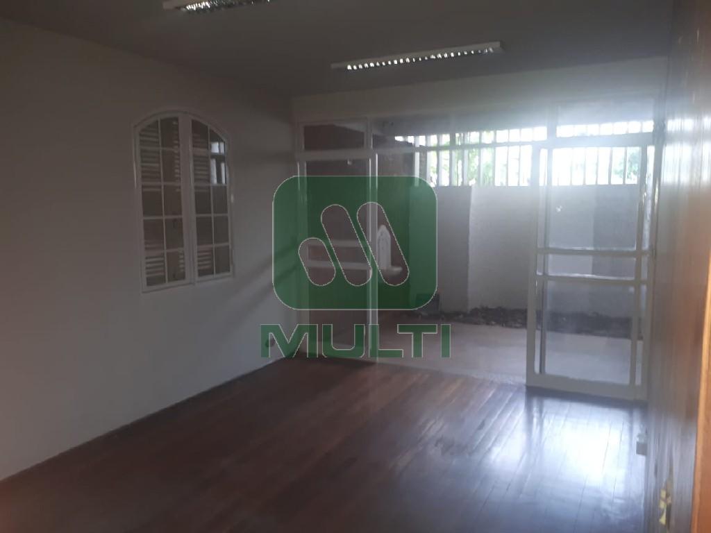 Casa à venda com 3 quartos, 337m² - Foto 10