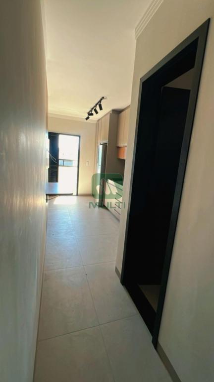 Apartamento à venda com 1 quarto, 41m² - Foto 2