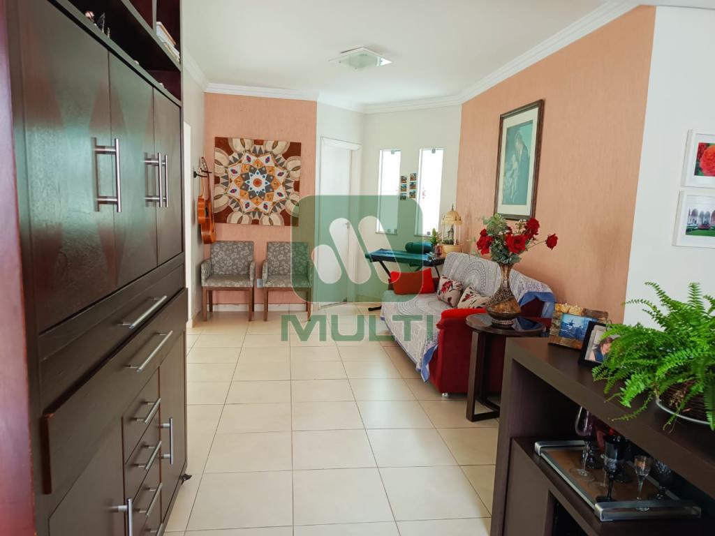 Casa à venda com 3 quartos, 250m² - Foto 5