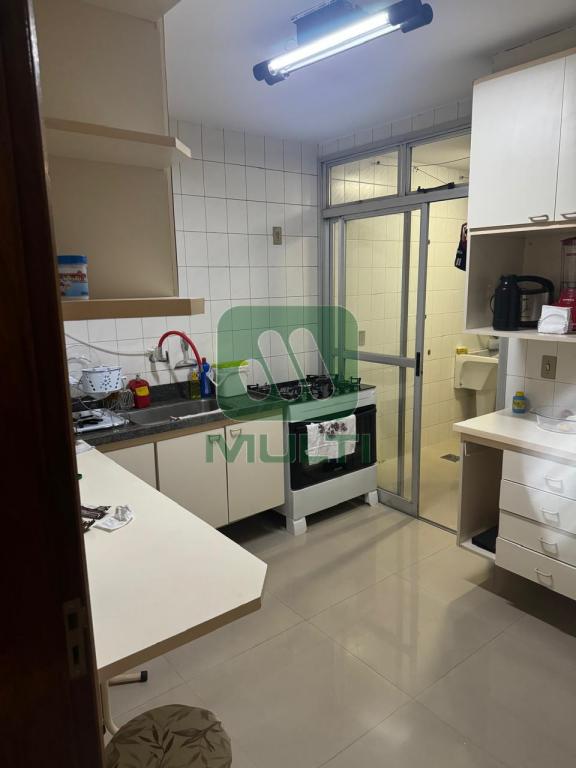 Apartamento à venda com 3 quartos, 90m² - Foto 3