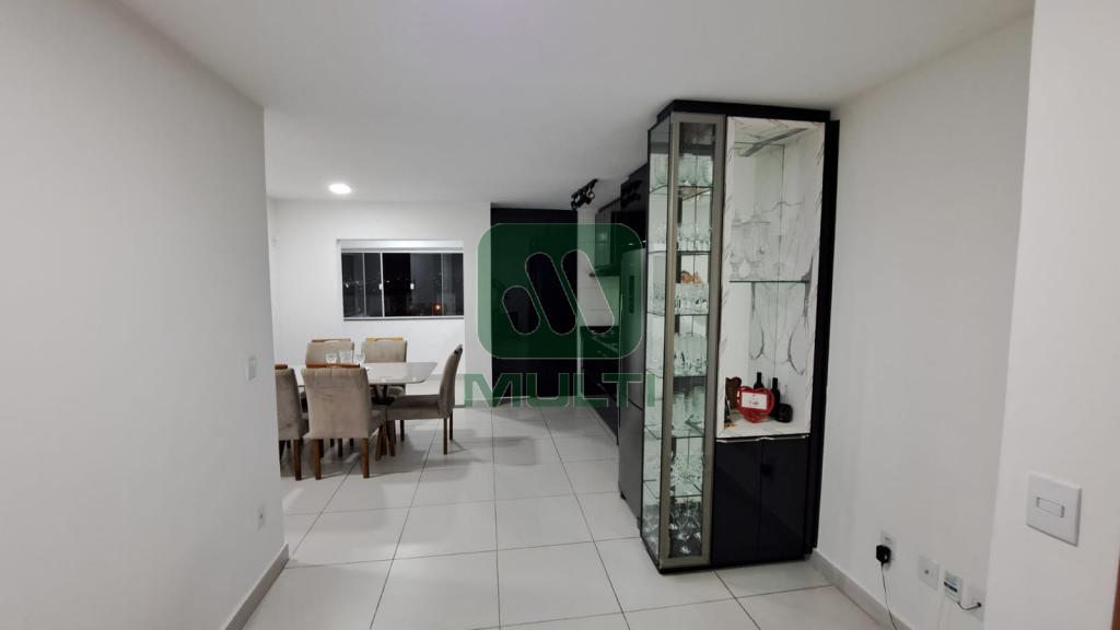 Apartamento à venda com 2 quartos, 56m² - Foto 2