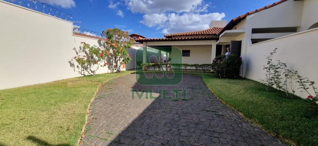 Casa à venda com 4 quartos, 300m² - Foto 1