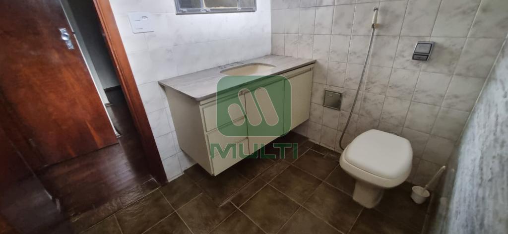 Casa à venda com 4 quartos, 300m² - Foto 13