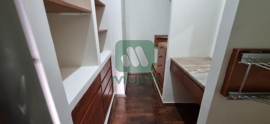 Casa à venda com 4 quartos, 300m² - Foto 20