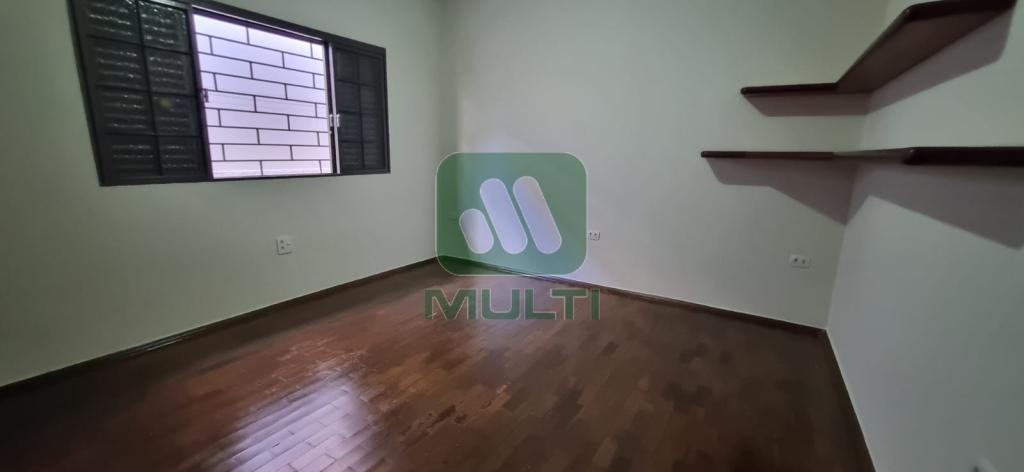 Casa à venda com 4 quartos, 300m² - Foto 27