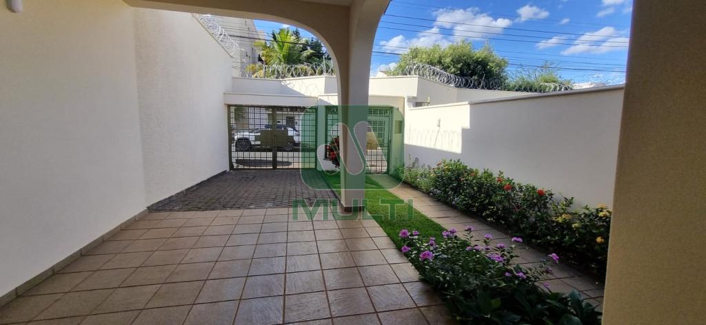 Casa à venda com 4 quartos, 300m² - Foto 40