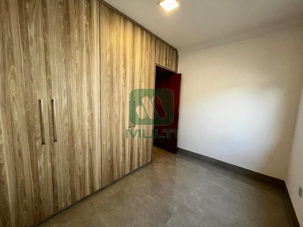 Casa à venda com 3 quartos, 120m² - Foto 7