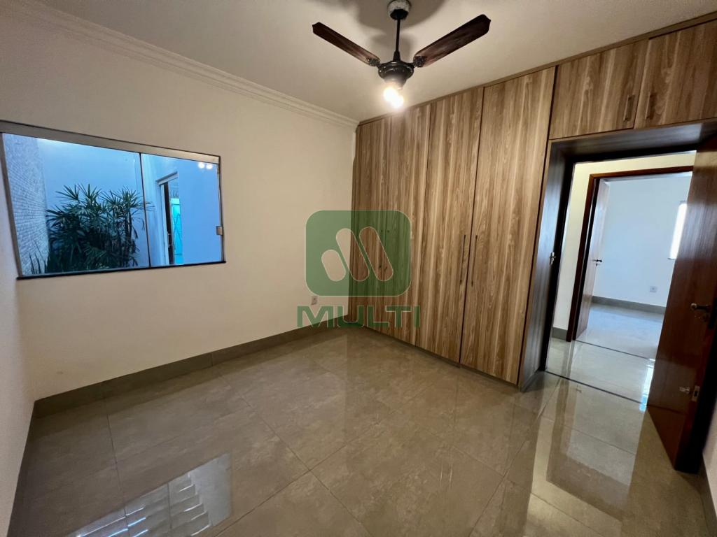 Casa à venda com 3 quartos, 120m² - Foto 13