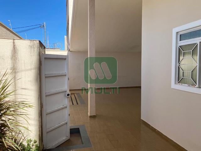 Casa à venda com 3 quartos, 200m² - Foto 5