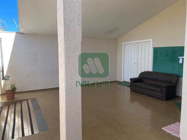 Casa à venda com 3 quartos, 200m² - Foto 6