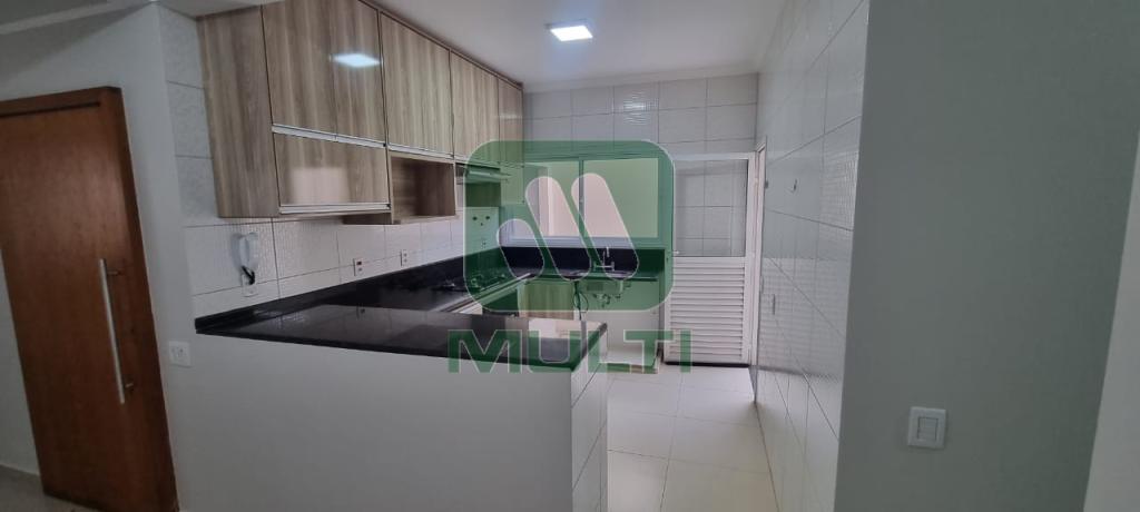 Casa à venda com 3 quartos, 136m² - Foto 4