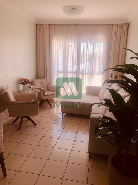 Apartamento à venda com 3 quartos, 96m² - Foto 1