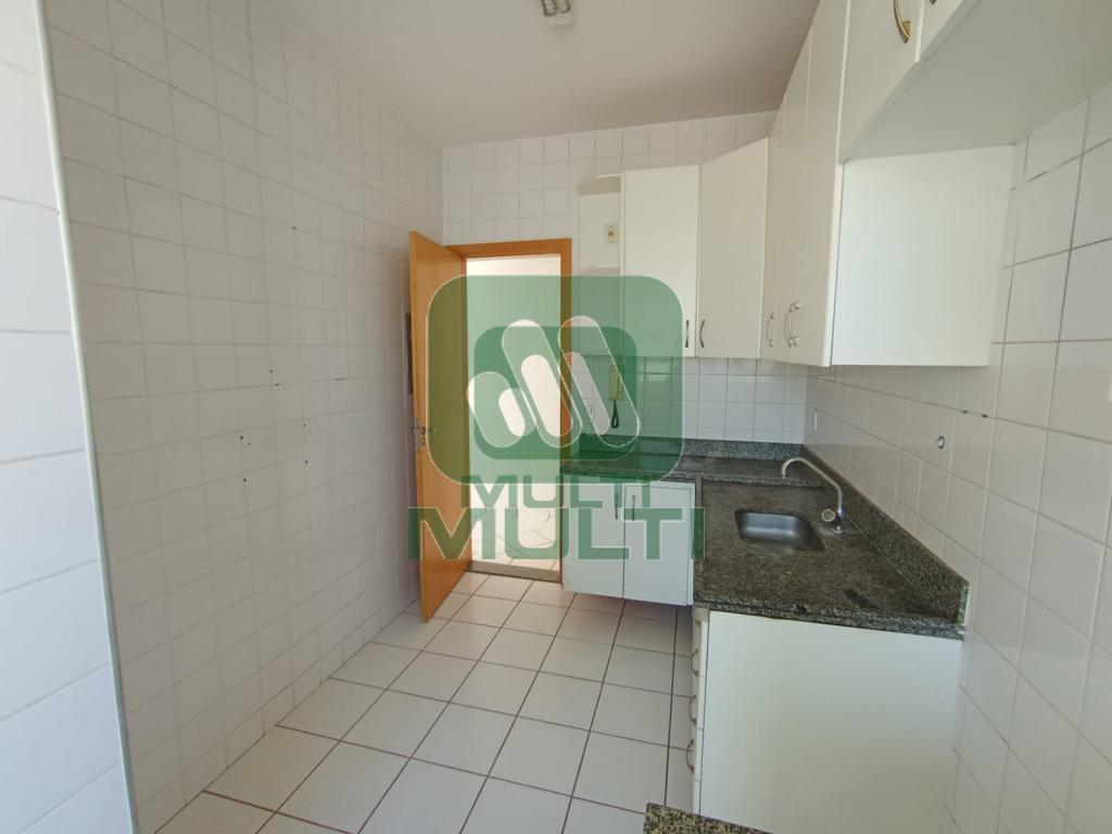 Apartamento à venda com 2 quartos, 68m² - Foto 5