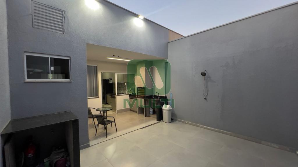 Casa à venda com 2 quartos, 98m² - Foto 17