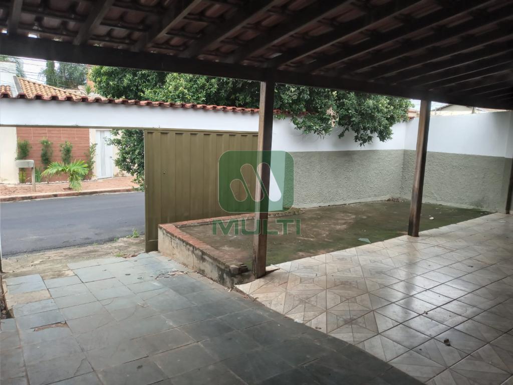 Casa à venda com 3 quartos, 130m² - Foto 2