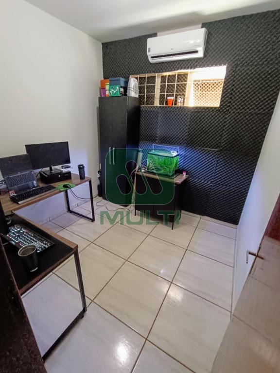 Casa à venda com 5 quartos, 96m² - Foto 16