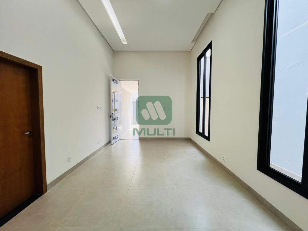 Casa à venda com 3 quartos, 135m² - Foto 2