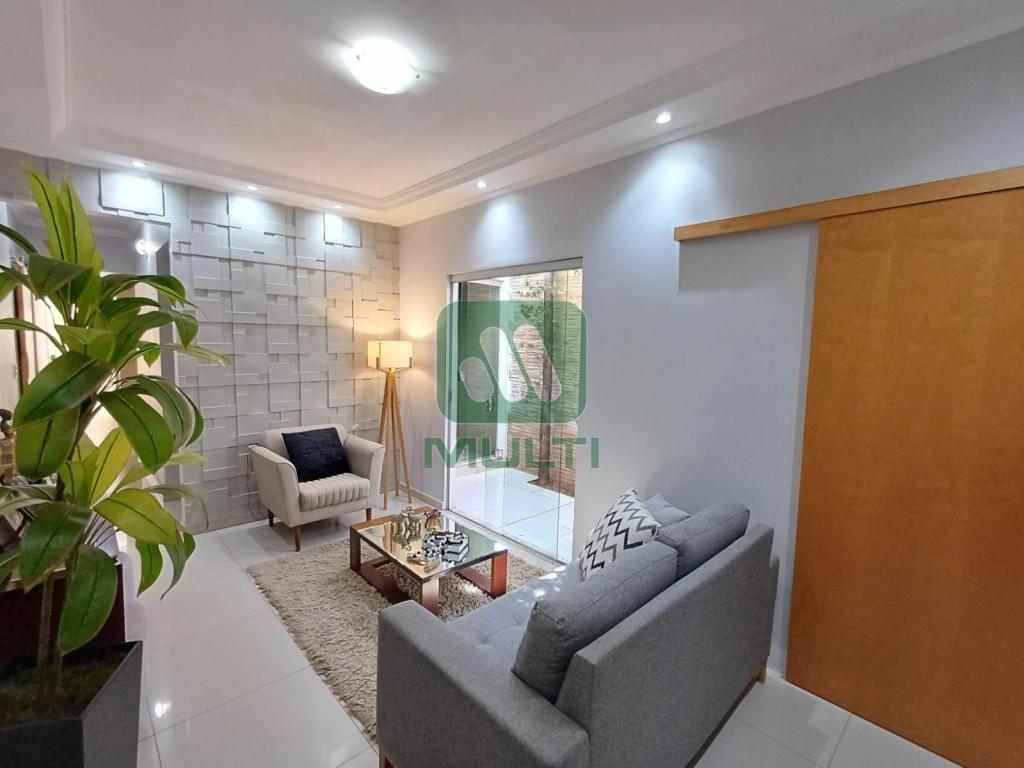 Casa à venda com 3 quartos, 160m² - Foto 3