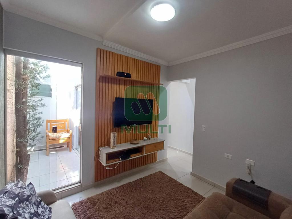 Casa à venda com 3 quartos, 160m² - Foto 4