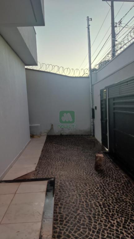 Casa à venda com 3 quartos, 150m² - Foto 18