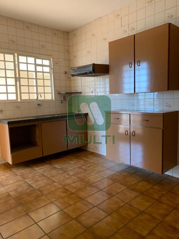 Casa à venda com 5 quartos, 157m² - Foto 6