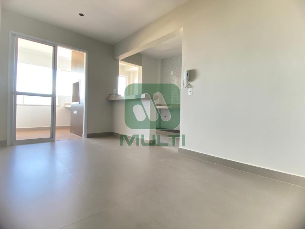 Apartamento à venda com 3 quartos, 79m² - Foto 1