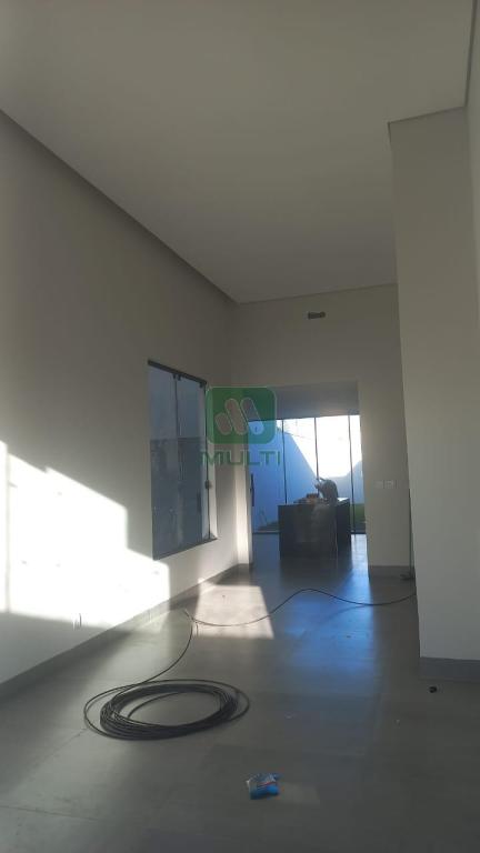 Casa à venda com 3 quartos, 149m² - Foto 2