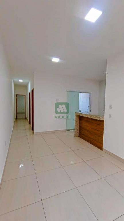 Casa à venda com 2 quartos, 91m² - Foto 1