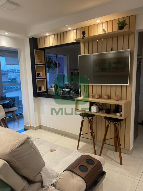 Apartamento à venda com 2 quartos, 61m² - Foto 2