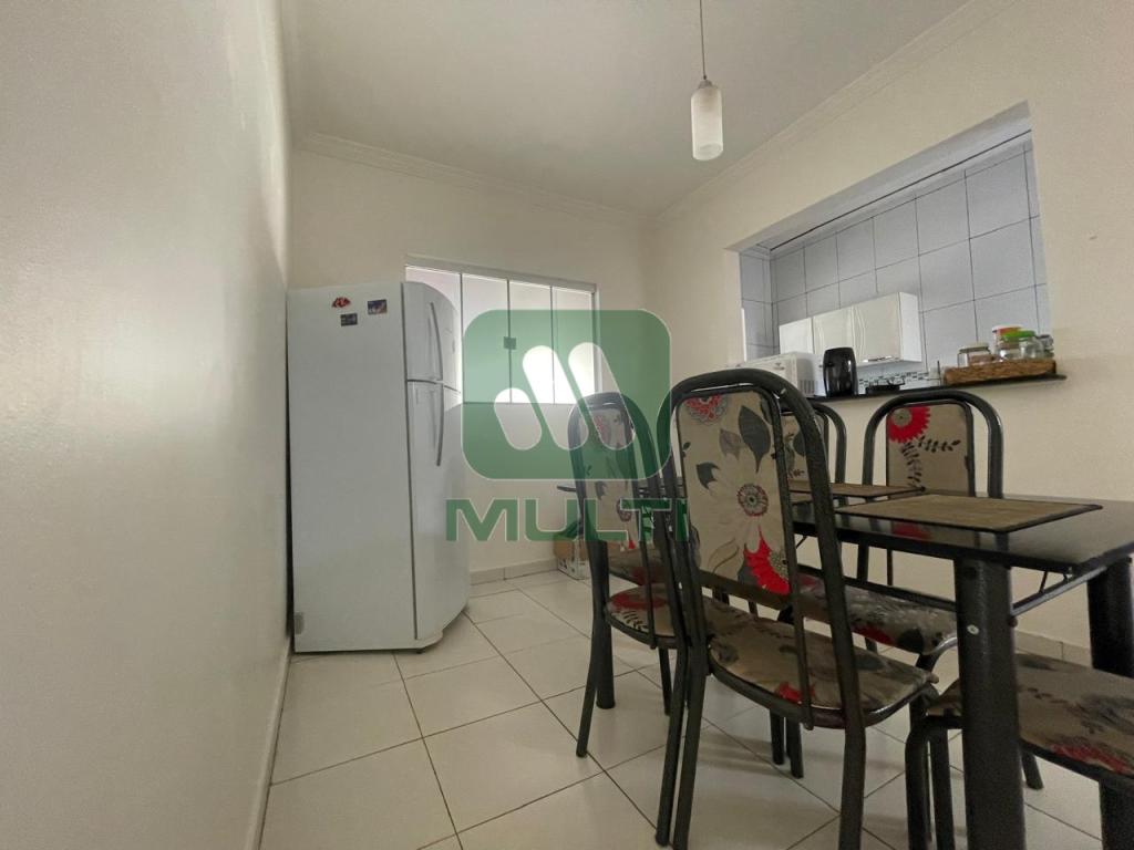 Casa à venda com 3 quartos, 156m² - Foto 3